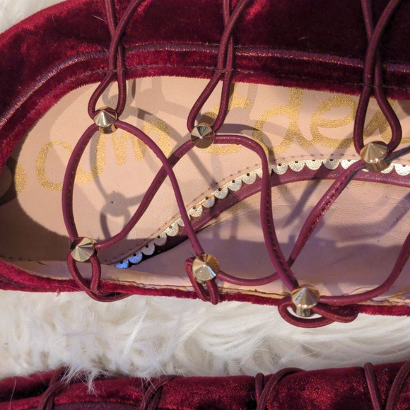 Burgundy velvet pointed toe lace-up flats - Picture 4 of 5